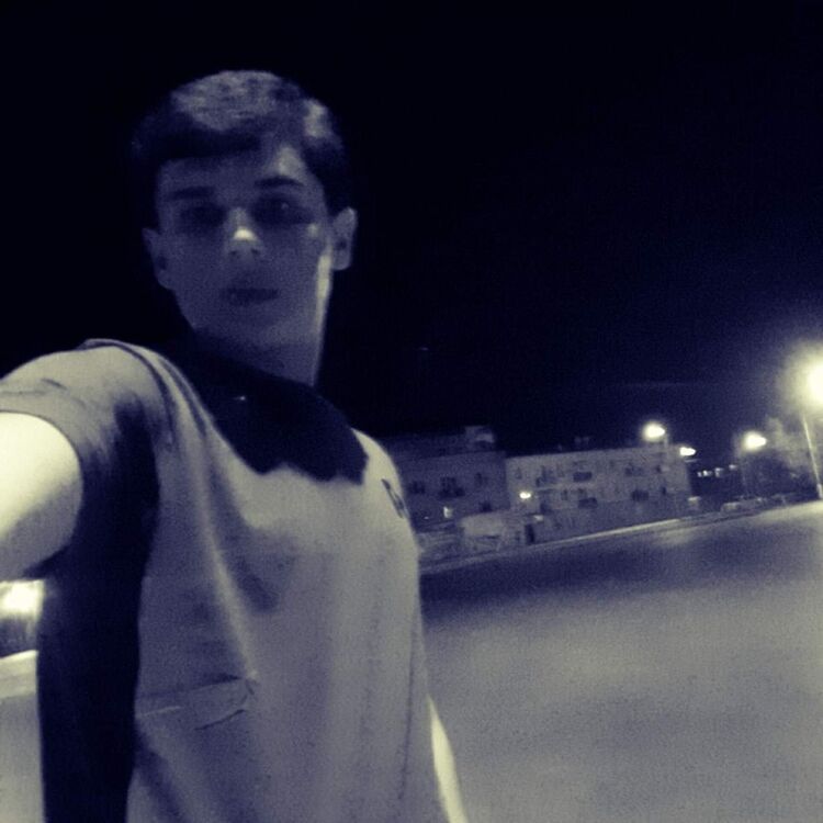  10566541  Timur, 32 ,    