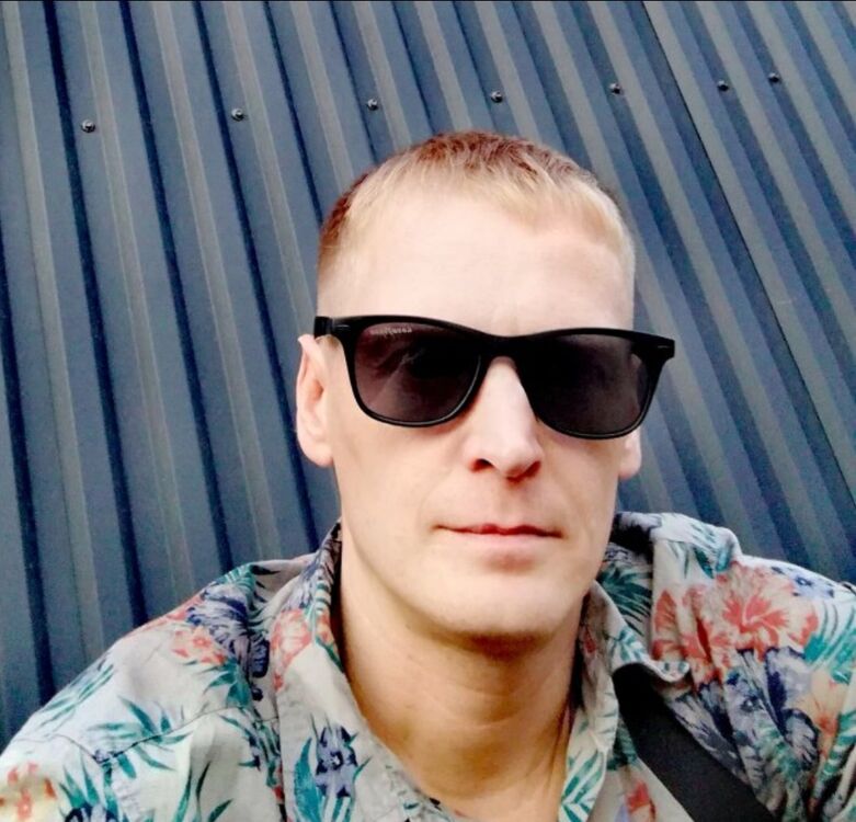  45756091  IVAN, 34 ,    