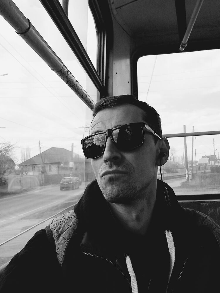  29739701  Vladimir, 40 ,    