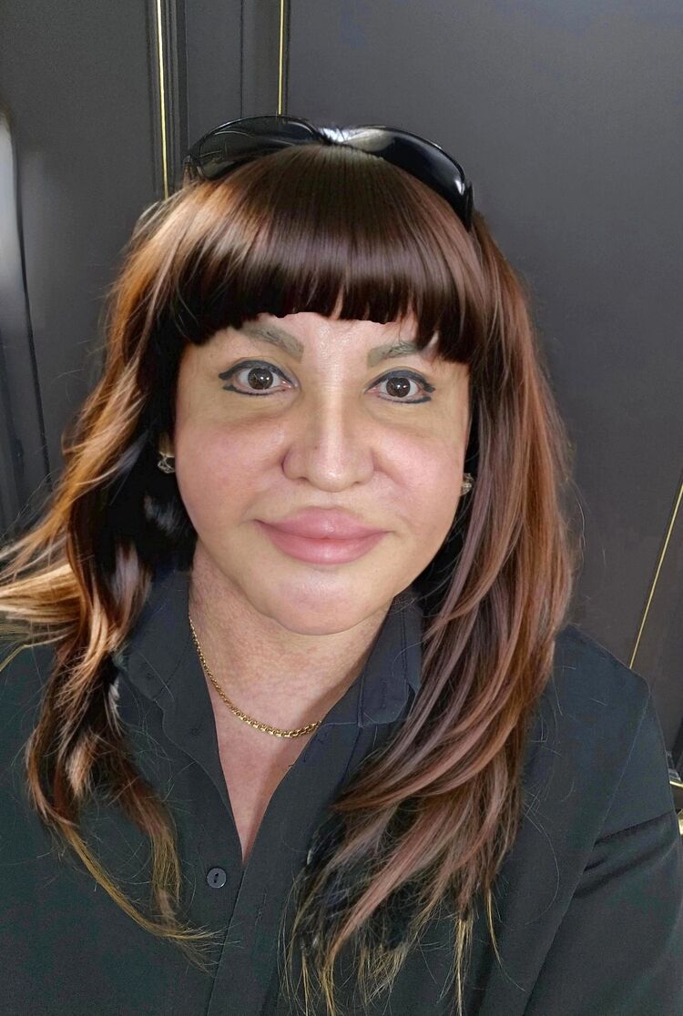  54498001  Arina, 55 ,    