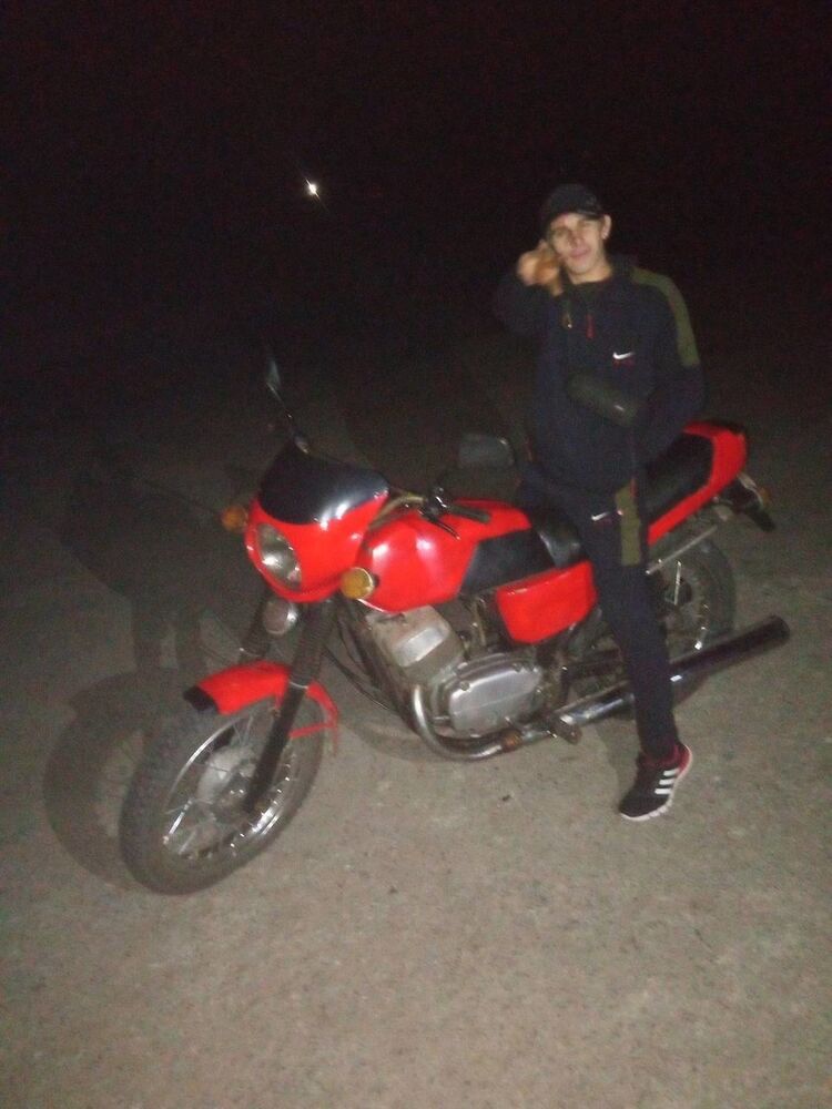  18845211  , 27 ,    