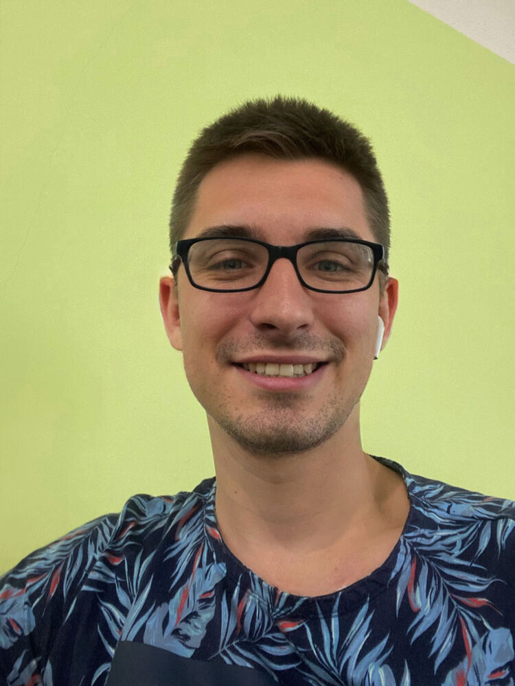  ,   Alex, 28 ,   ,   , c , 
