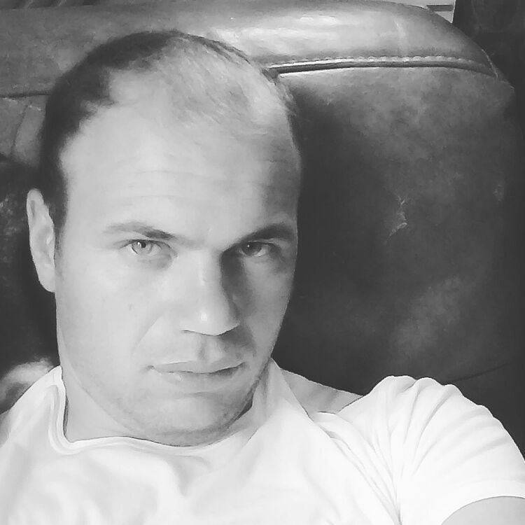 Андрею 30 лет. Андрею 30 лет