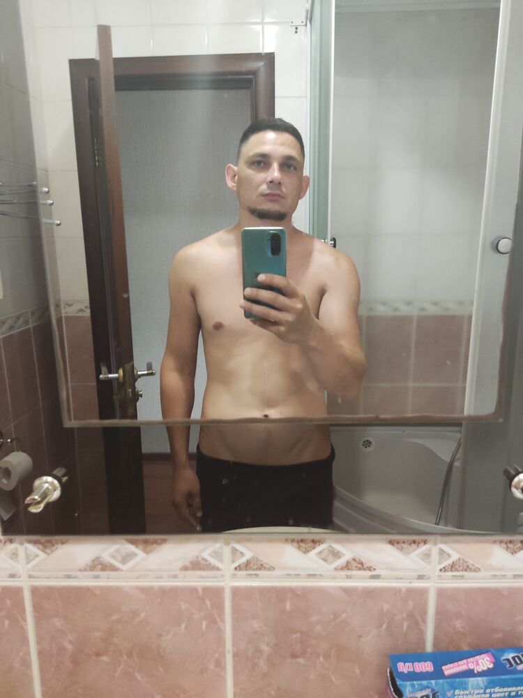  34402851  Nikolai, 36 ,    