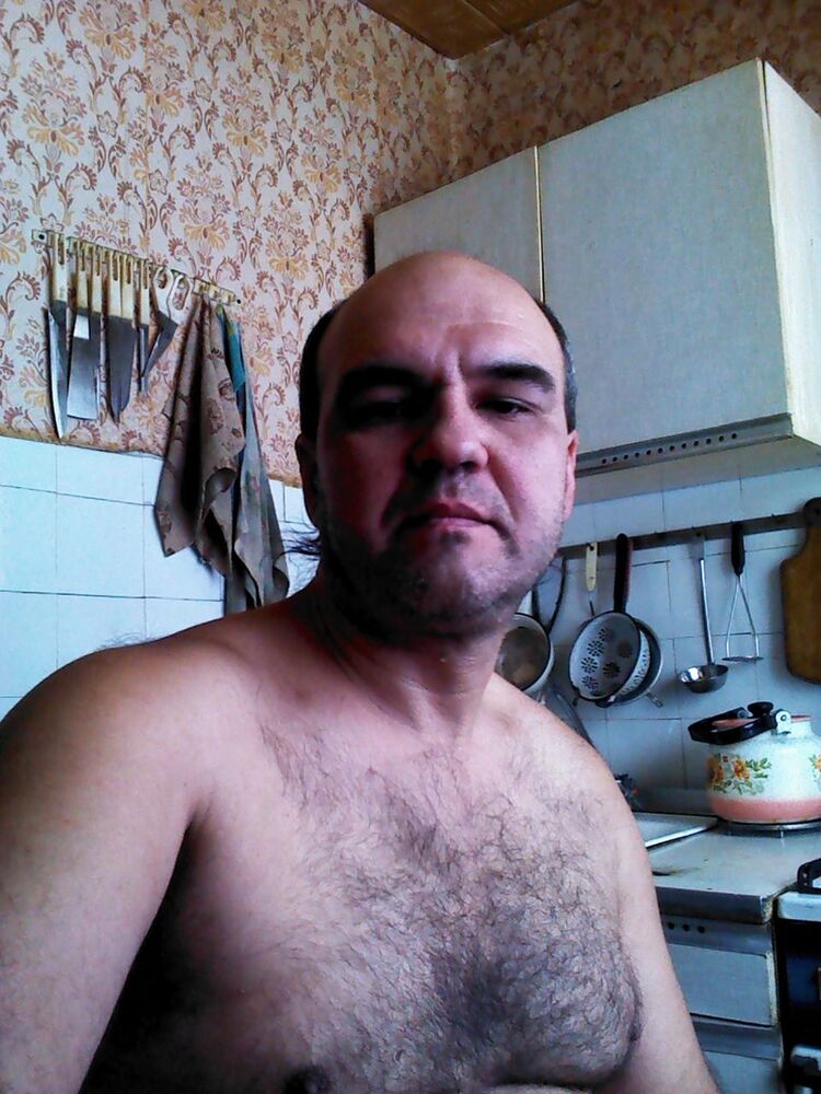  8939321  Yra, 54 ,    