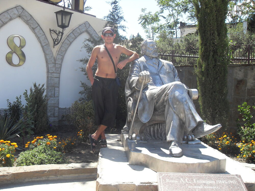  ,   Andrei, 40 ,   ,   , c 