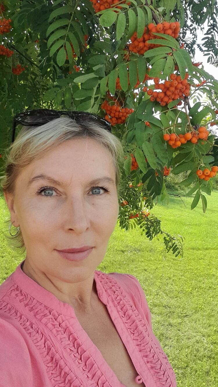 45667741  Olga, 57 ,    