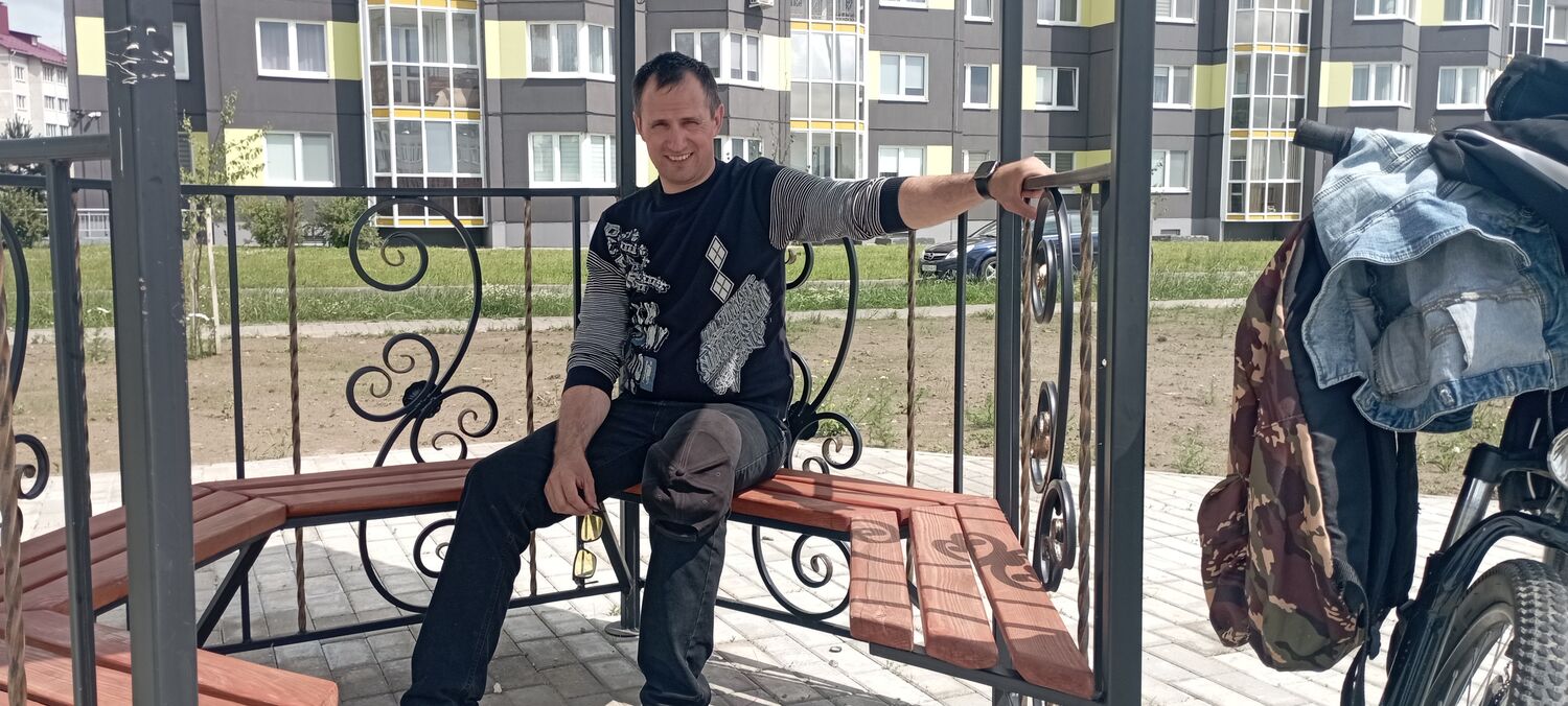 44014061  Sergei, 40 ,    
