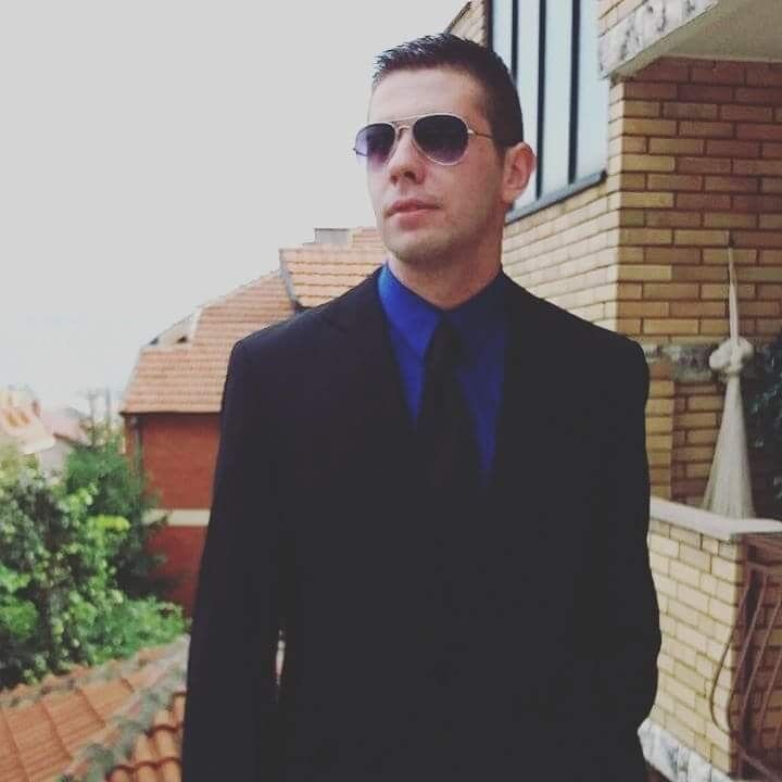  11115751  Aleksandar, 28 ,    
