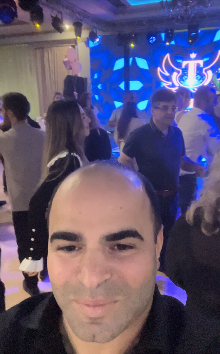  38236991  Vaik, 40 ,    