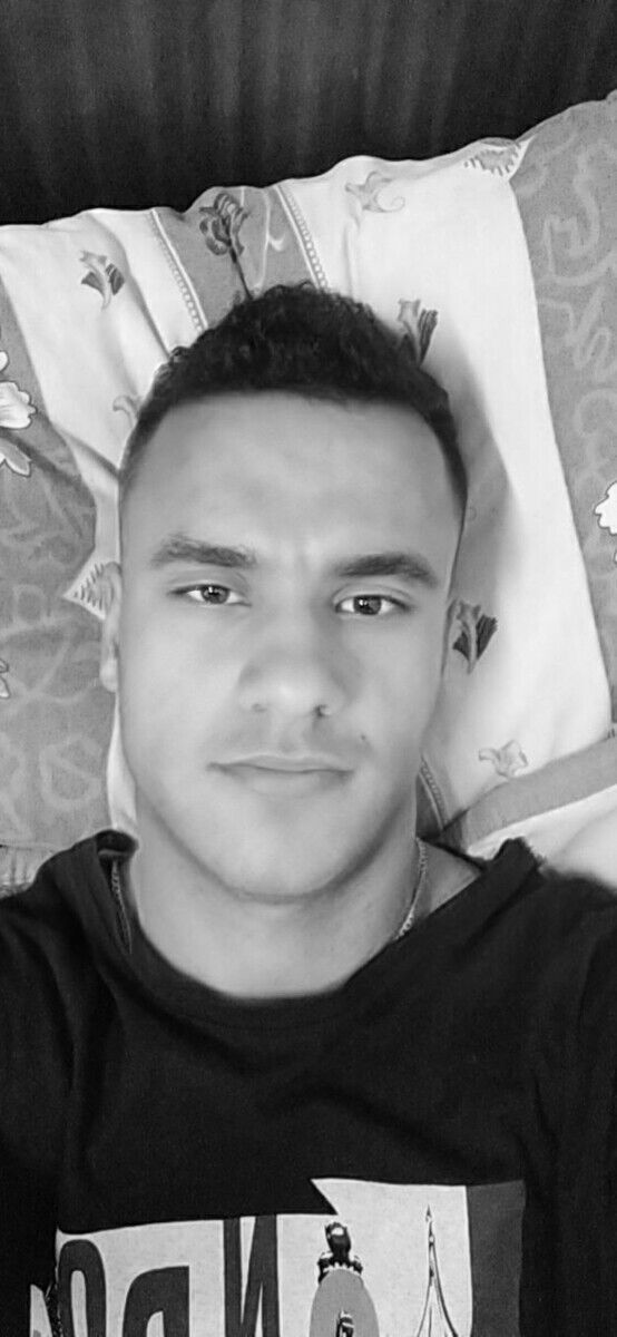  20859381  Mihai, 25 ,    