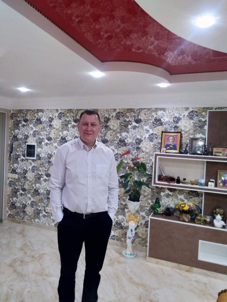  ,   Sergiu, 40 ,   ,   , c 