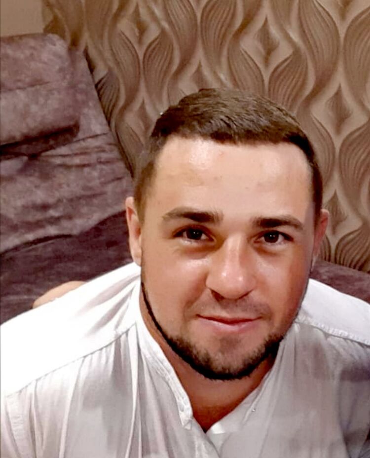  ,   Viktor, 34 ,   ,   