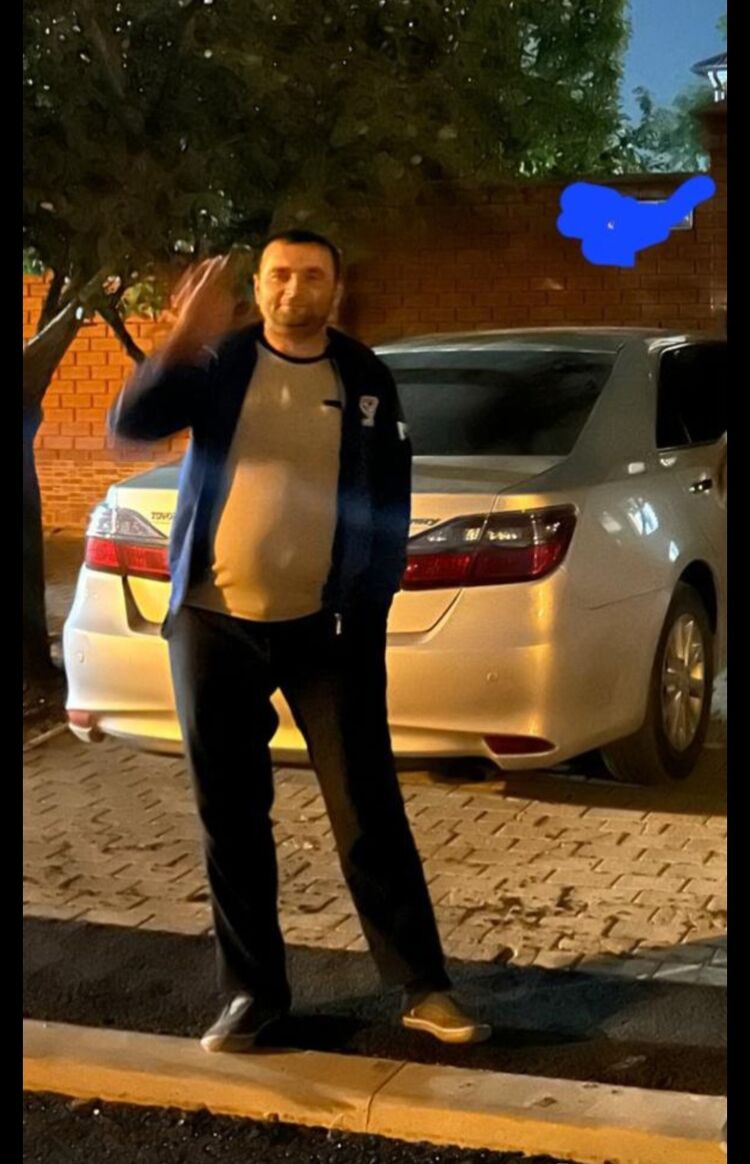  52841281  , 40 ,    