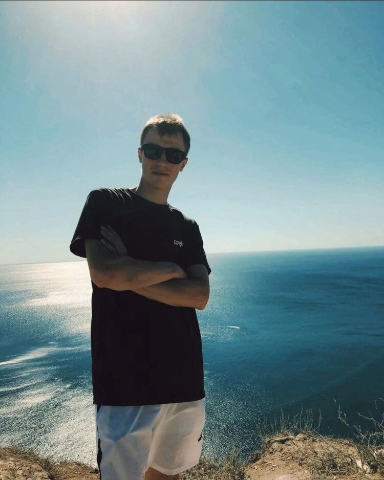  53350101  Maxim, 28 ,    