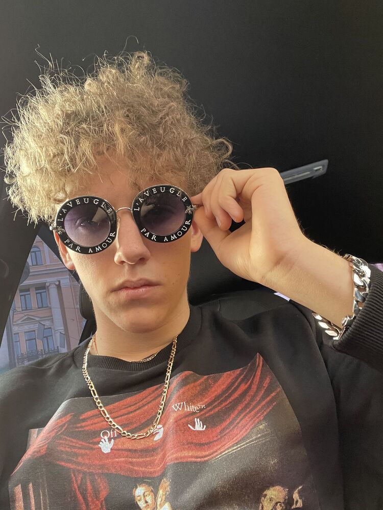  37949531  , 23 ,    -