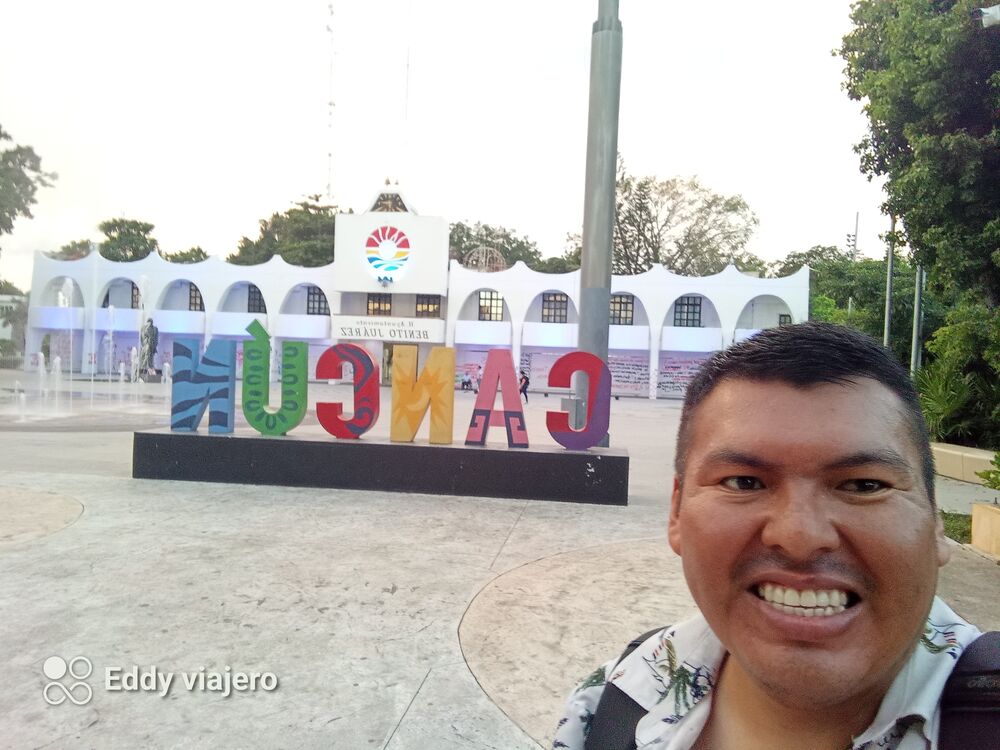  49030671  Eduardo, 34 ,    
