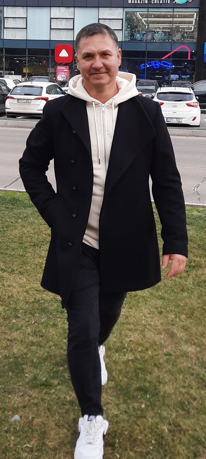  ,   Ruslan, 51 ,   ,   , c 