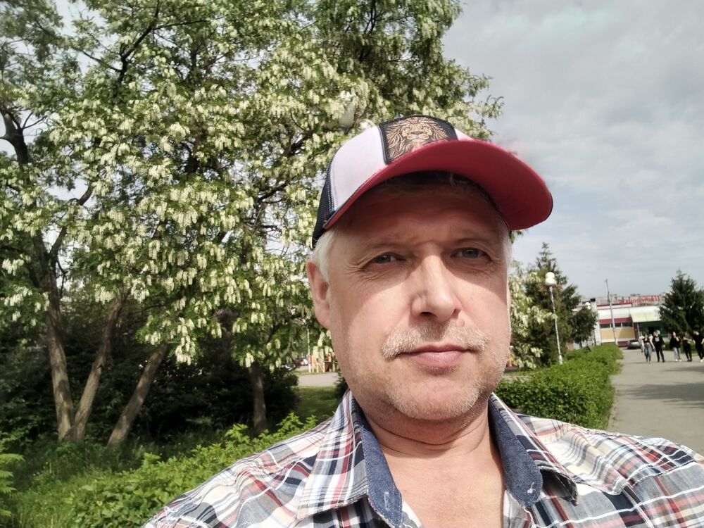  51929241  Evgeniy, 52 ,    
