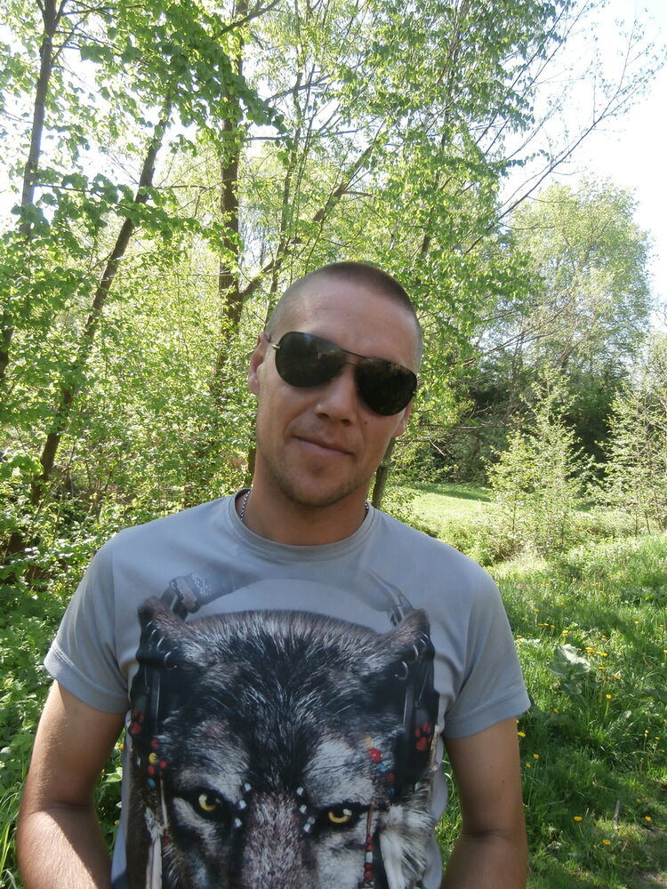  ,   Den, 35 ,   