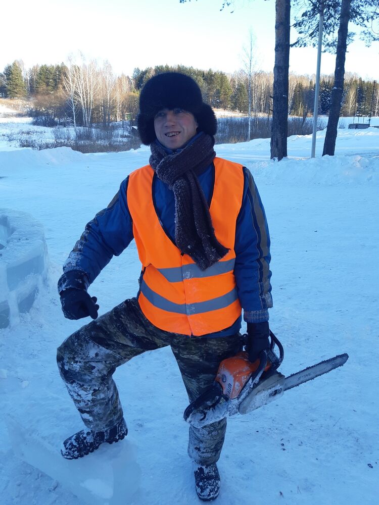  ,   Anton, 41 ,   ,   