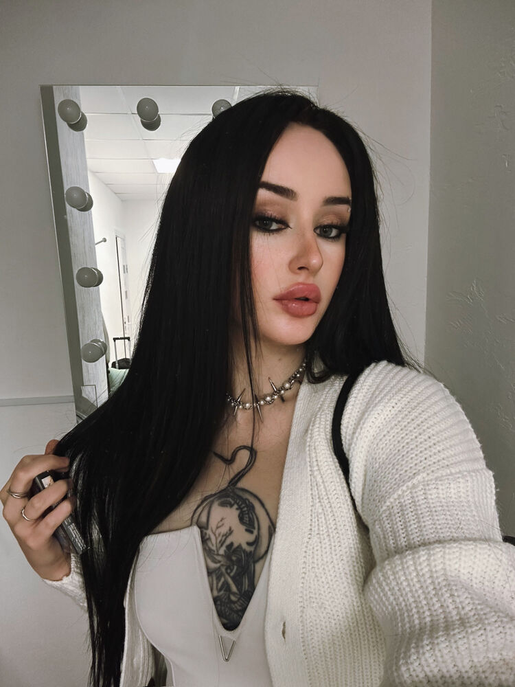  54168811  Vera, 24 ,    