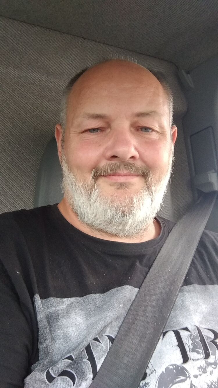  29164311  Oskars, 48 ,    