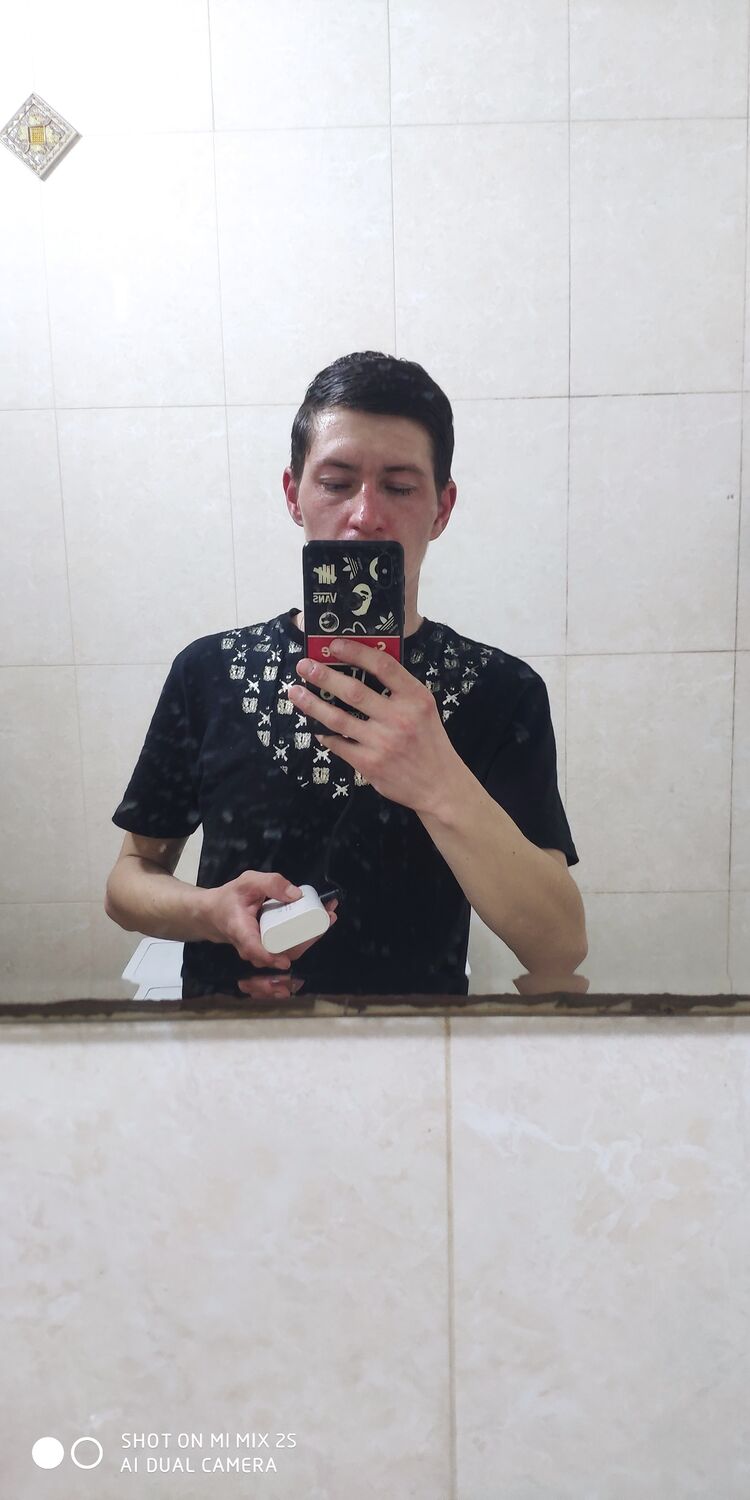  ,   Alberto Z, 28 ,   ,   
