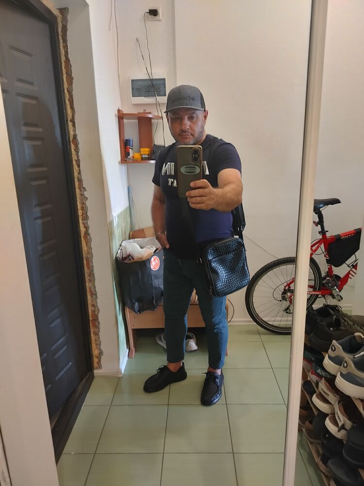  52772181  , 46 ,    