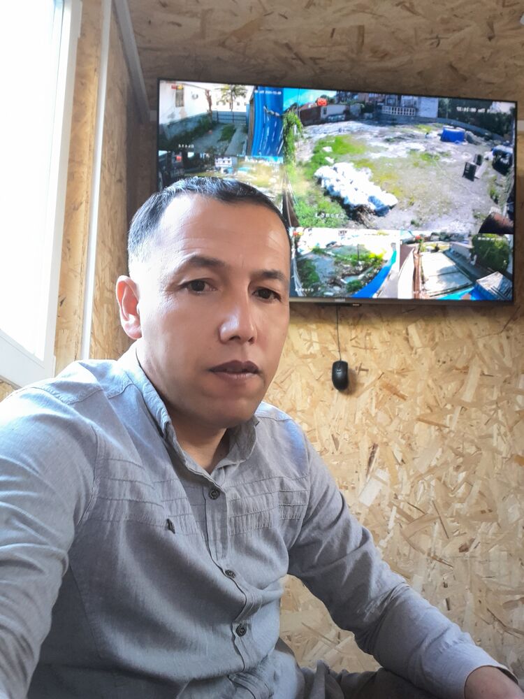  46073801  Arif, 44 ,    