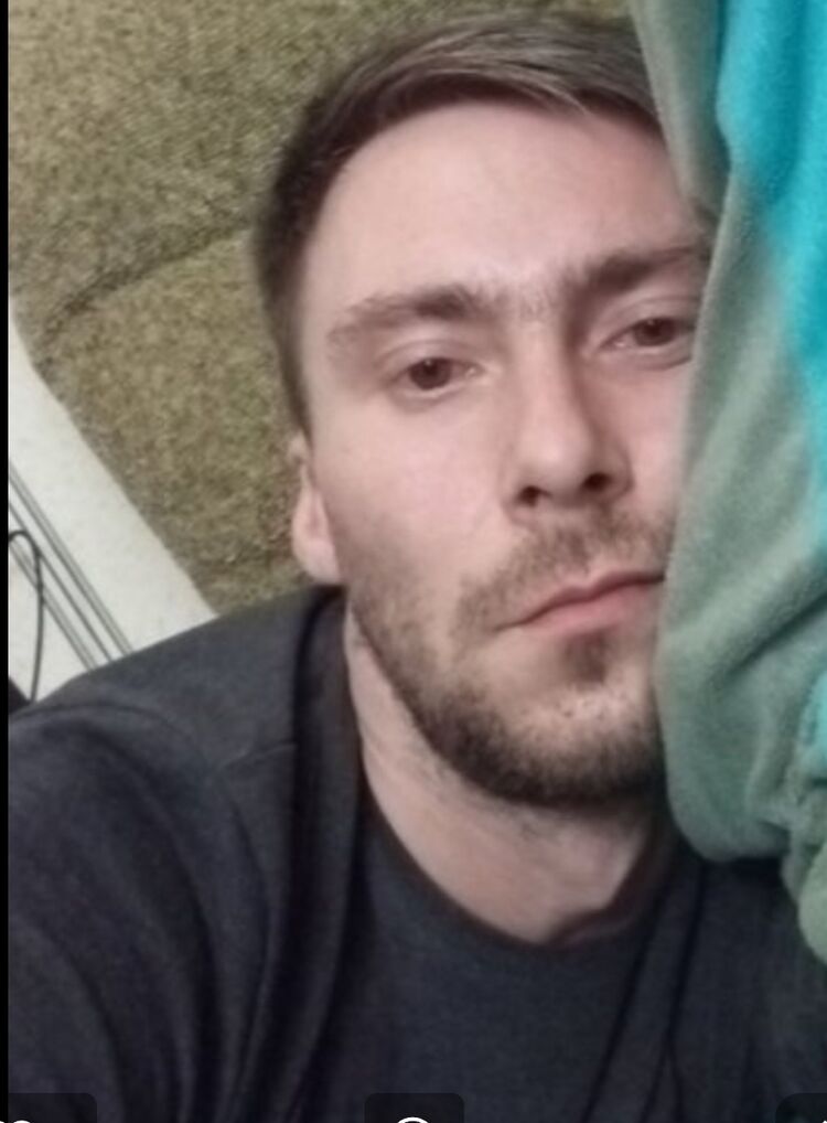  34588801  EVGENIJ, 38 ,    -