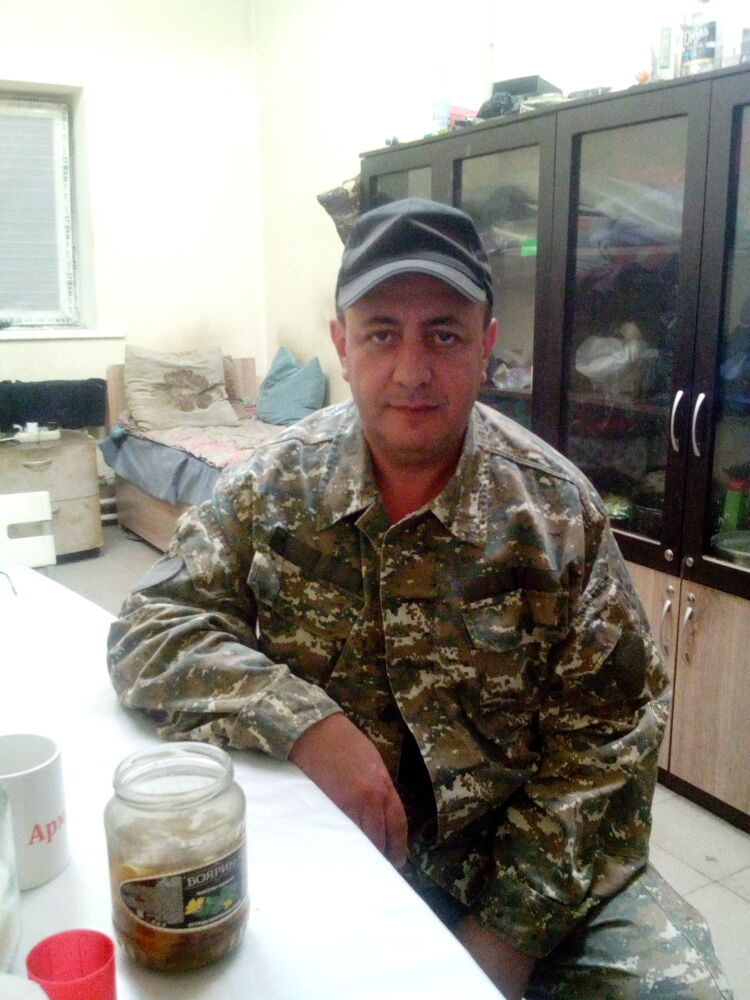  27154731  Vartan, 50 ,    