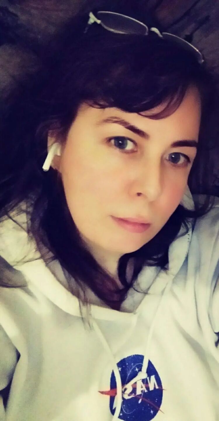  -,   Elena, 41 ,   c , 