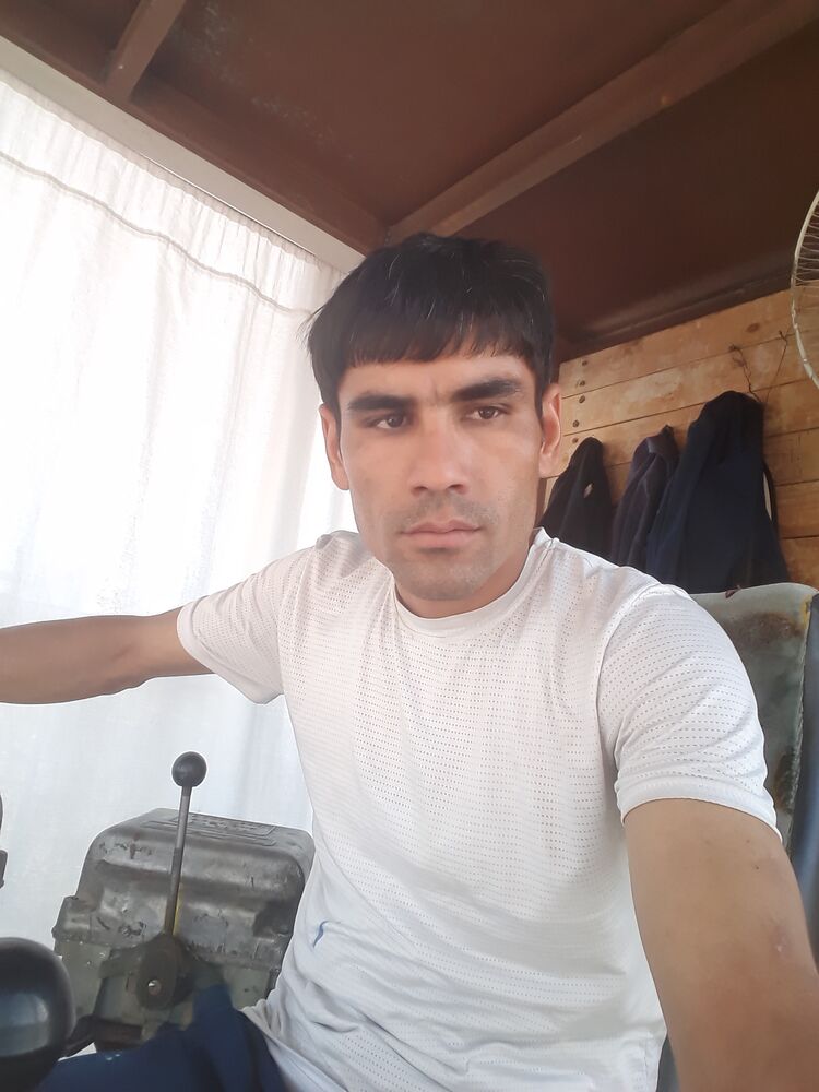  35362301  Hasan, 32 ,    