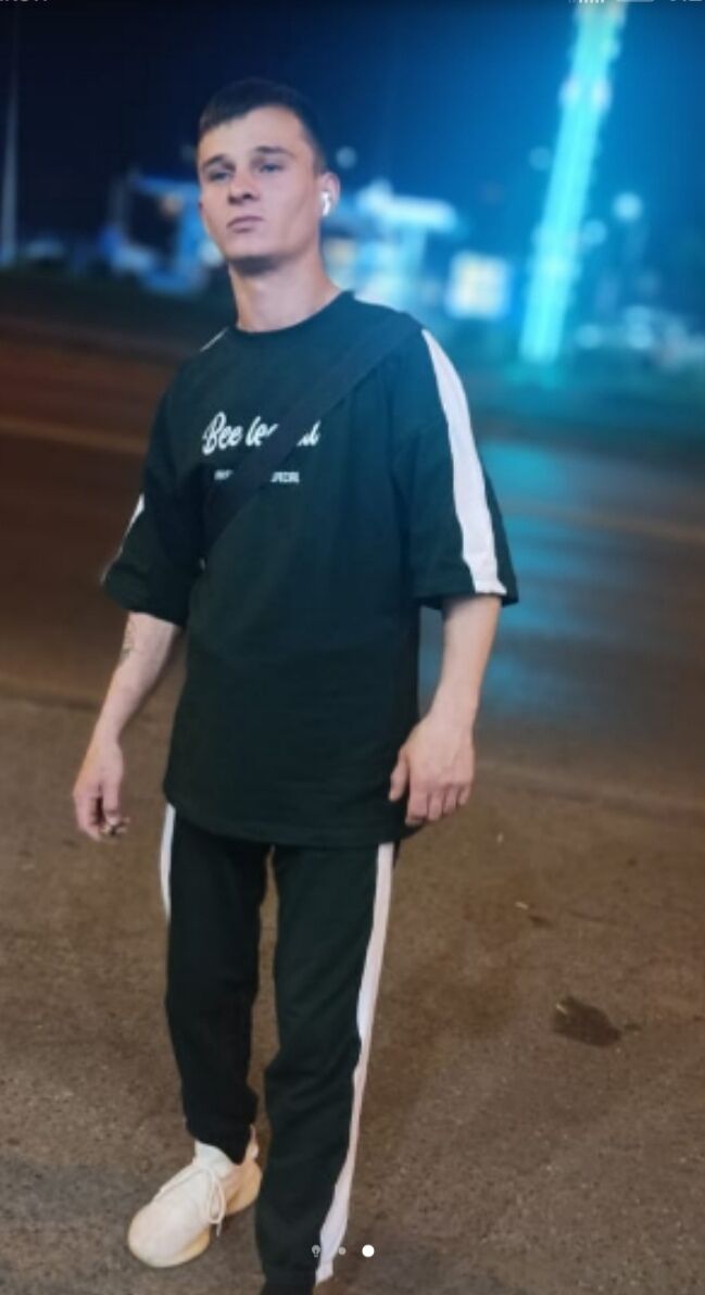  42849701  Vlad, 27 ,    