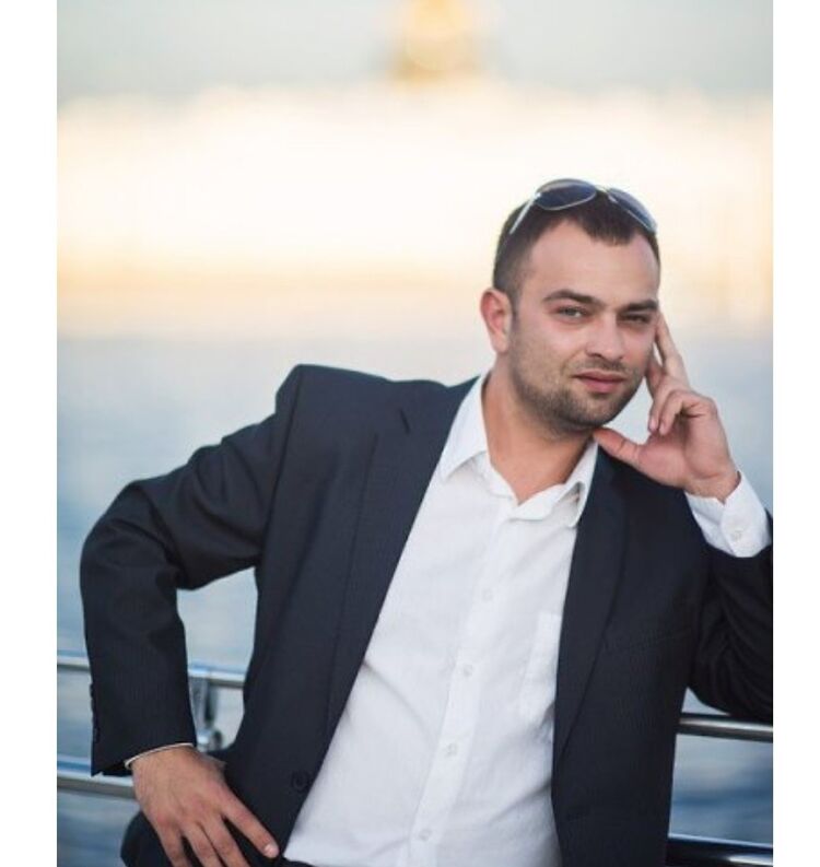  ,   Maks, 42 ,   ,   , c 