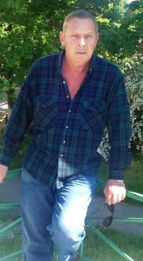  24066281  Sergej, 64 ,    