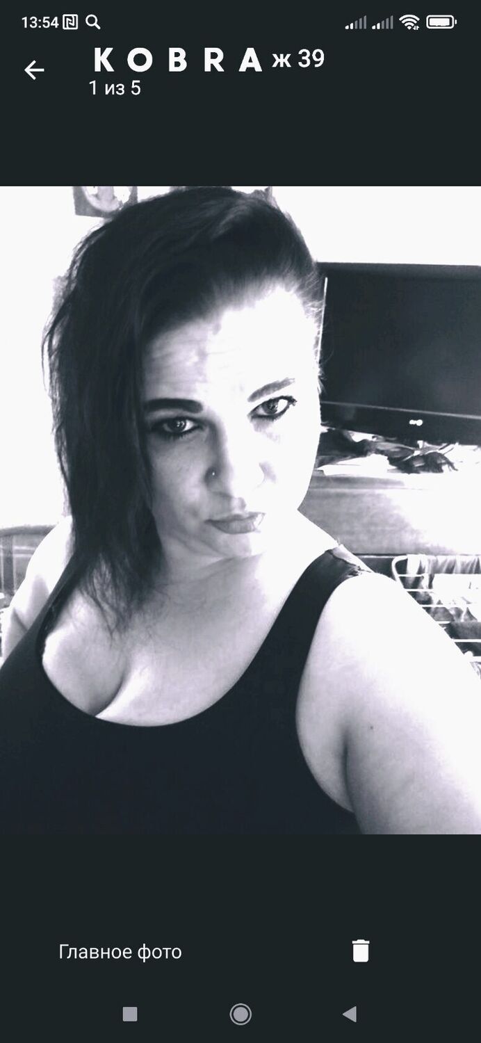 ,   Marina, 40 ,     