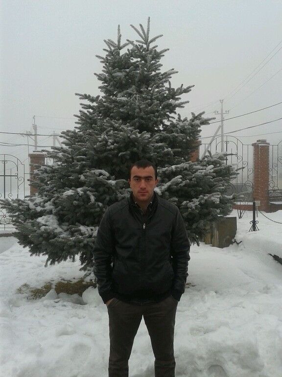  5746701  Gegam, 35 ,    