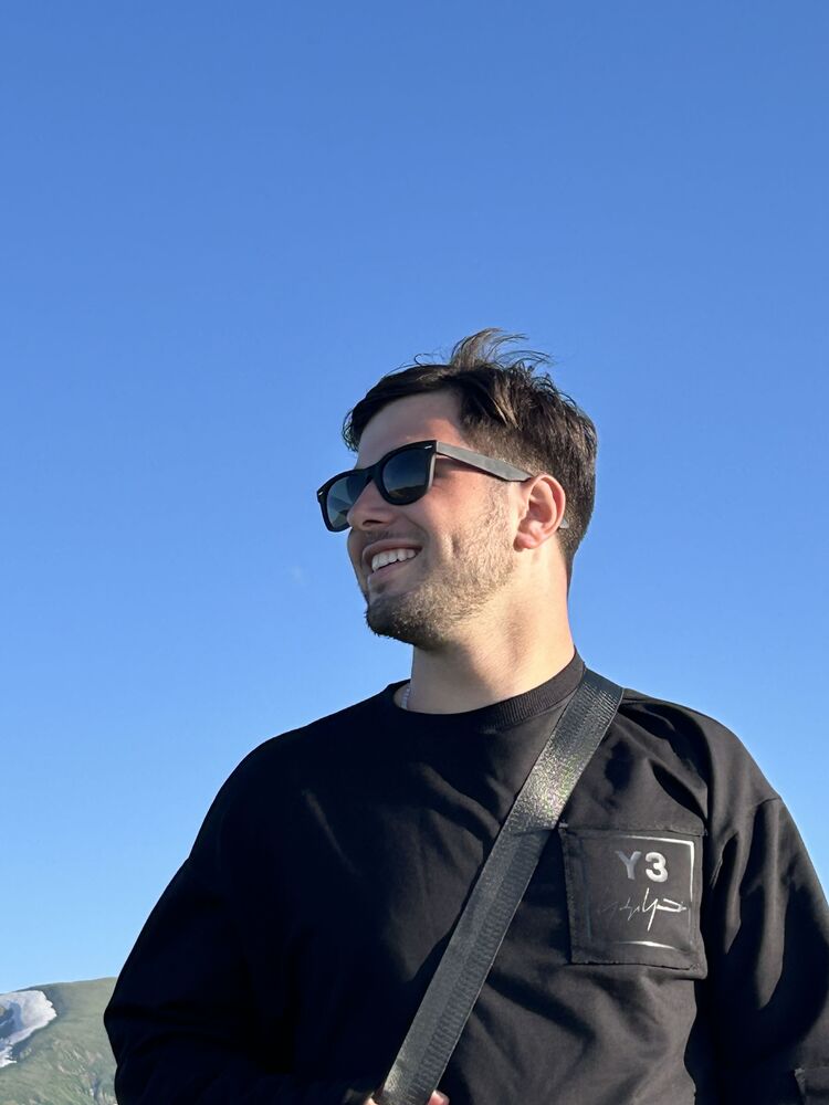  51700821  Giorgi, 24 ,    