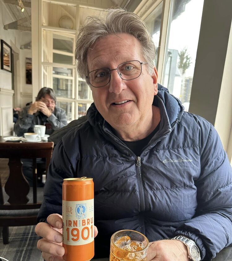  48814451  Wes stephens, 62 ,    