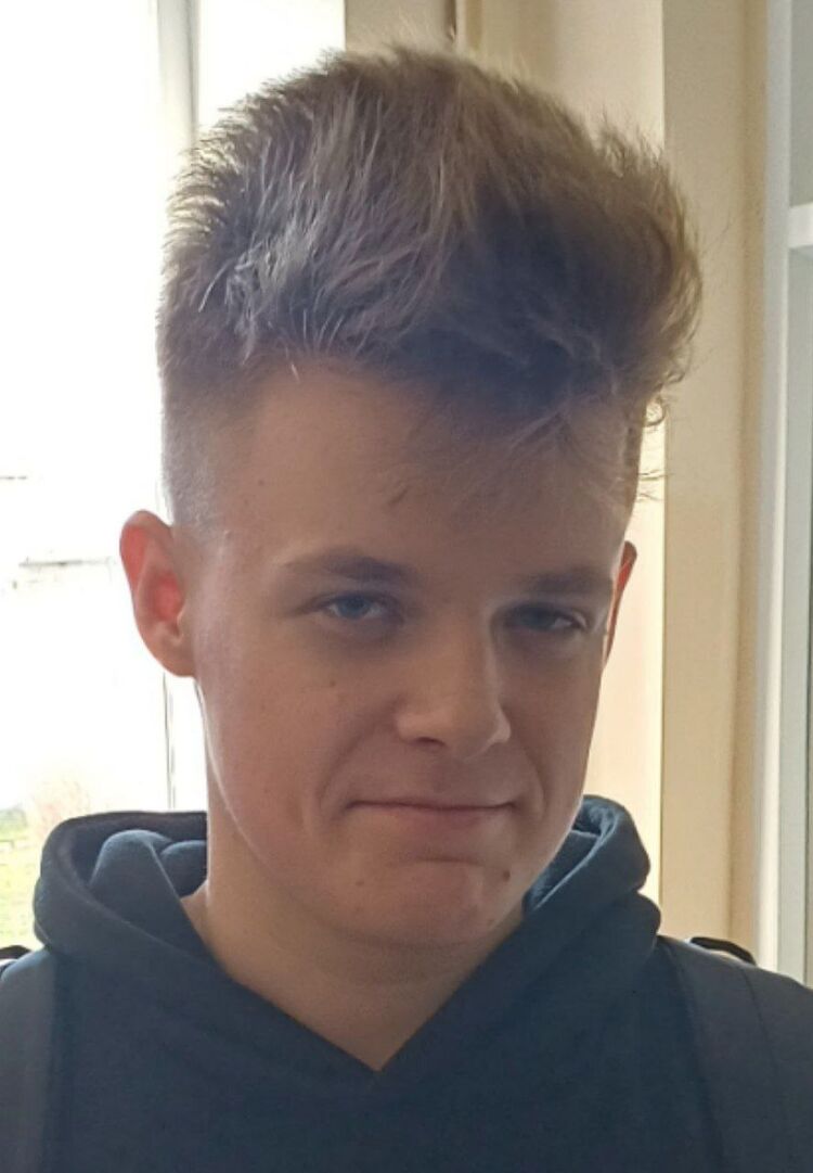  52849241  Max, 19 ,    
