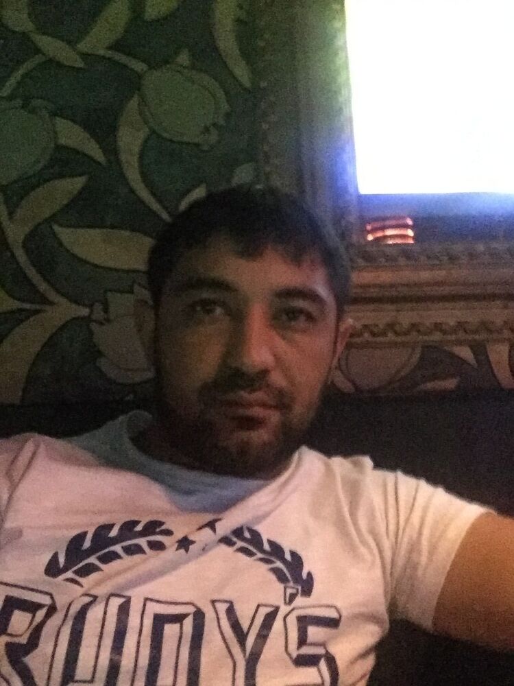  ,   Elmir, 37 ,     , c , 