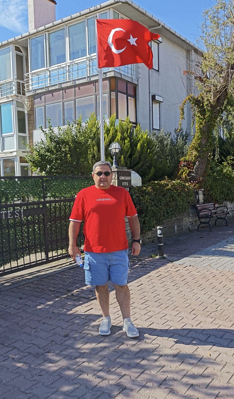  54586461  Avaz, 49 ,    