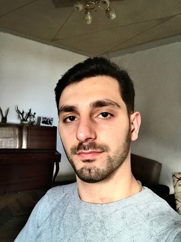  ,   Hovo, 29 ,   ,   