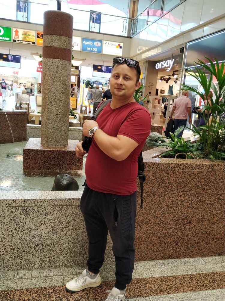  Frankfurt am Main,   Vasile, 33 ,   ,   , c 