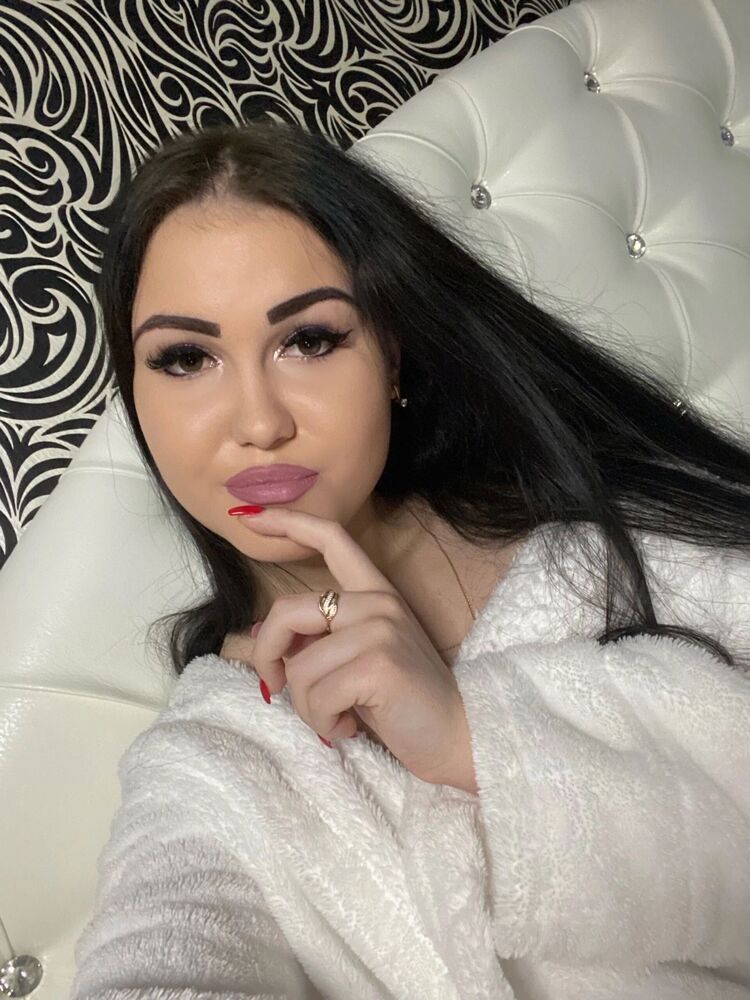  47512561  Christina, 28 ,    