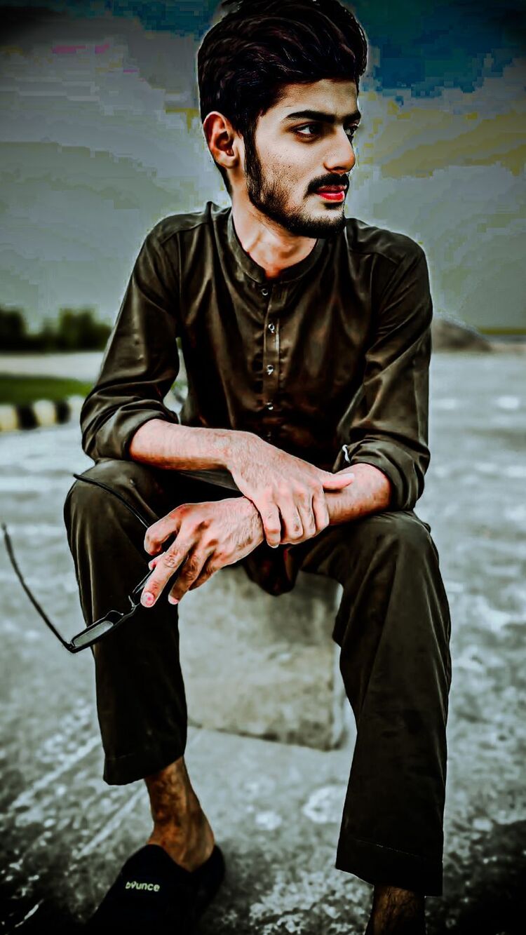  ,   Hassan, 18 ,   ,   