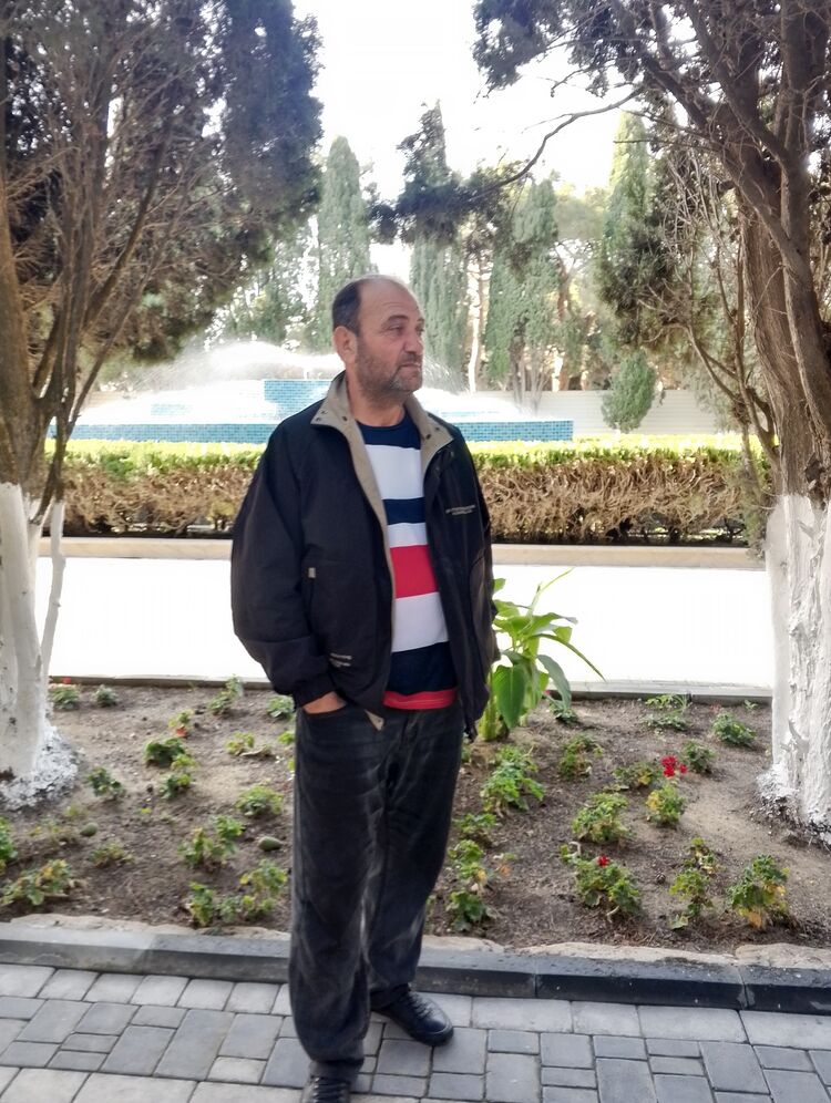  53673241  Mohlet, 56 ,    