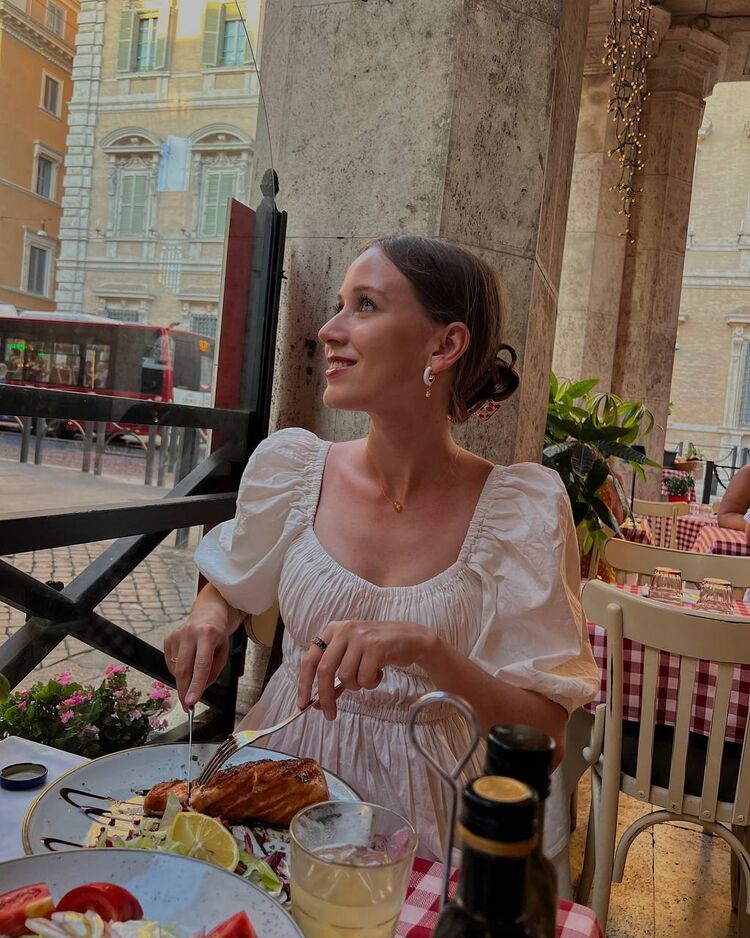  54239651  , 28 ,    -